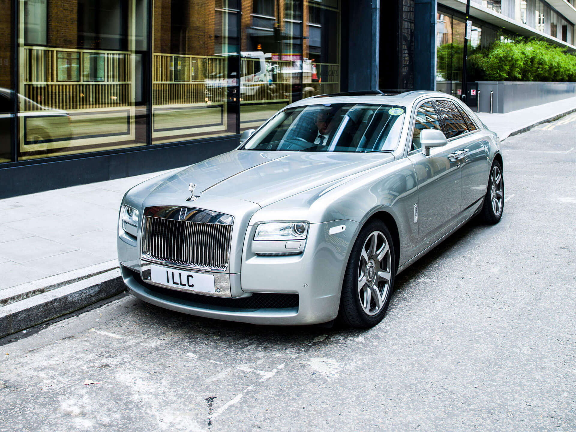 Chauffeur Hire with London Luxury Chauffeuring for Bar and Bat Mitzvah’s in London