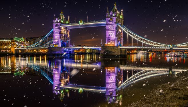Experience London’s beautiful Christmas lights in the safety of your own bubble!