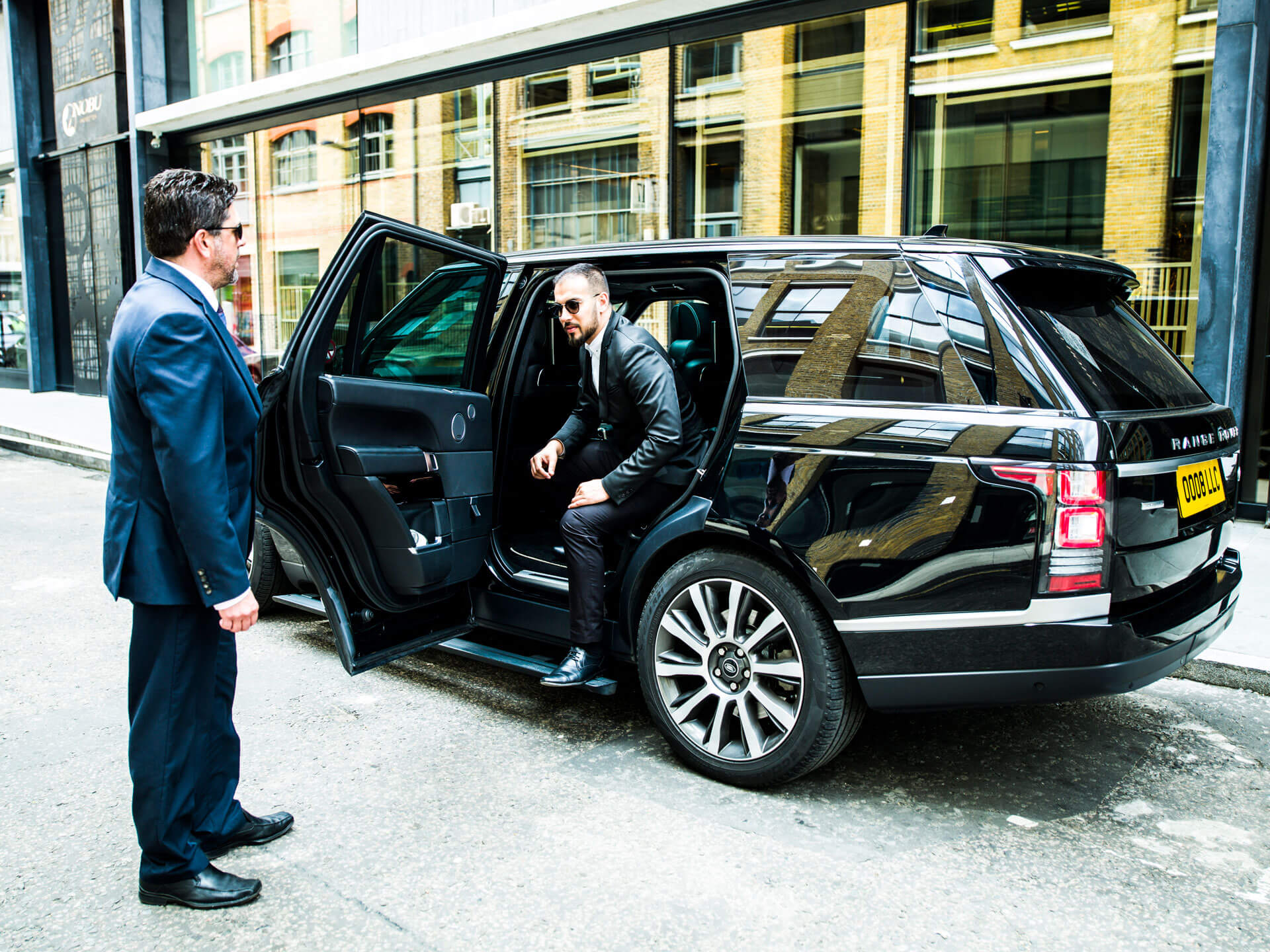 Hire A Range Rover Chauffeur For A Day